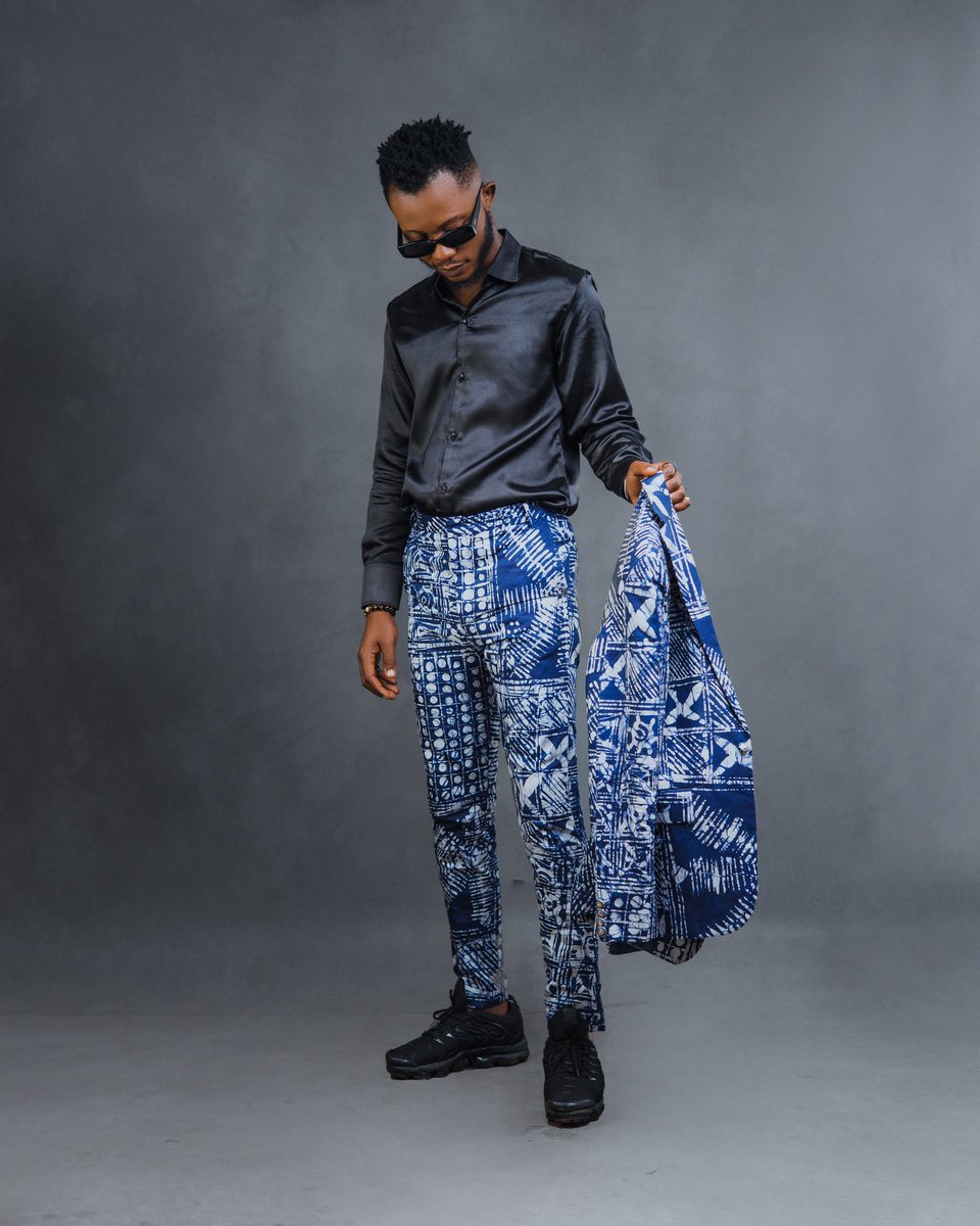 GbengaAdene's tweet photo. My outfit for #HOWGA2022 coming up this Sunday, since we’re doing it #fortheculture, let’s go there.
Adire suit & fabrics from @TraAdire
Kindly retweet if the outfit makes sense. https://t.co/XYR5FPwSrH
