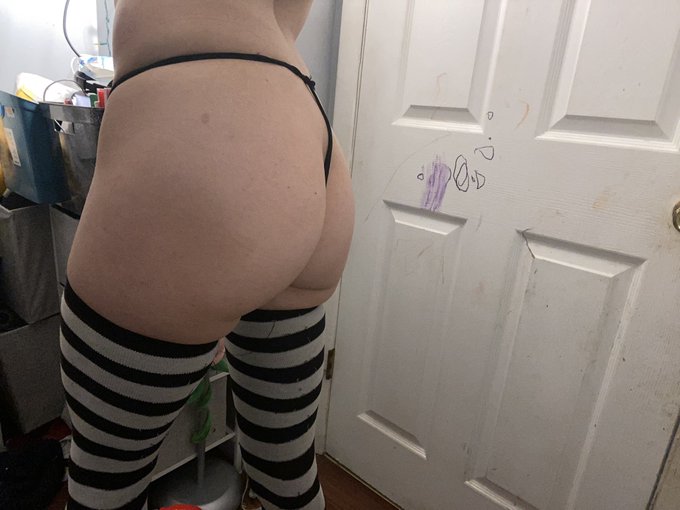 Thigh high Thursday thong Thursday. A little of both 😈😈 I know where you can see so much more!!! Go to