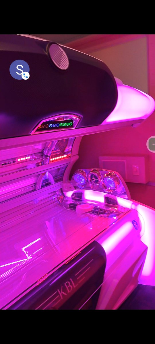 Play_with_Jayda's tweet photo. Goddess goes to tanning beds that are boss ASF 😍 my bitch wanted me to have the best . When you find a good sub keep them.. #findom #femdom #submissive #niteflirt #goddess #worhip  #tanning #sissy https://t.co/KovSjrqqpy