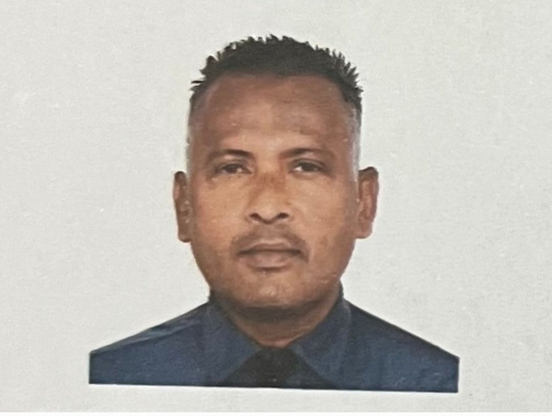 إنّا لله وإنّا إليه راجعون
މާތްﷲ، މައްޔިތާގެ ފާފަ ފުއްސަވައި ސުވަރުގޭގެ މަތިވެރި ނިޢުމަތް މިންވަރު ކުރައްވާށި. އަދި ޢާއިލާއަށް ކެތްތެރިކަން ދެއްވާށި. آمین
Alhugadu ge enme gaai eh ekuveriyaa ah suvarugeyge dhaaimy niumai lahvaashi