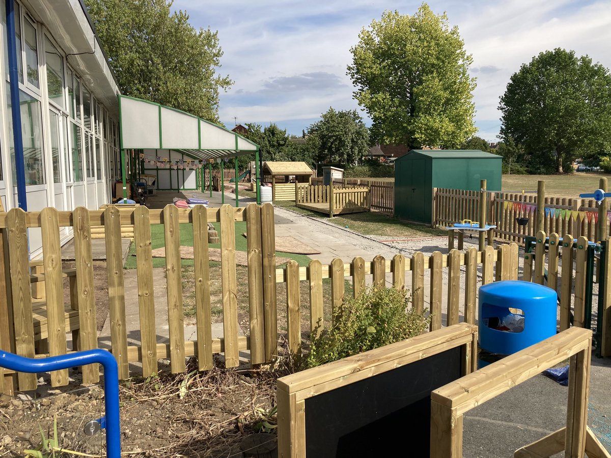 llawfordprimary's tweet photo. Another update from our EYFS outdoor area - it’s coming along! 🤩 #LLPS #outdoorlearning #outdoorlearningenvironment #continuousprovision #EYFS https://t.co/a0HoVrf5OP
