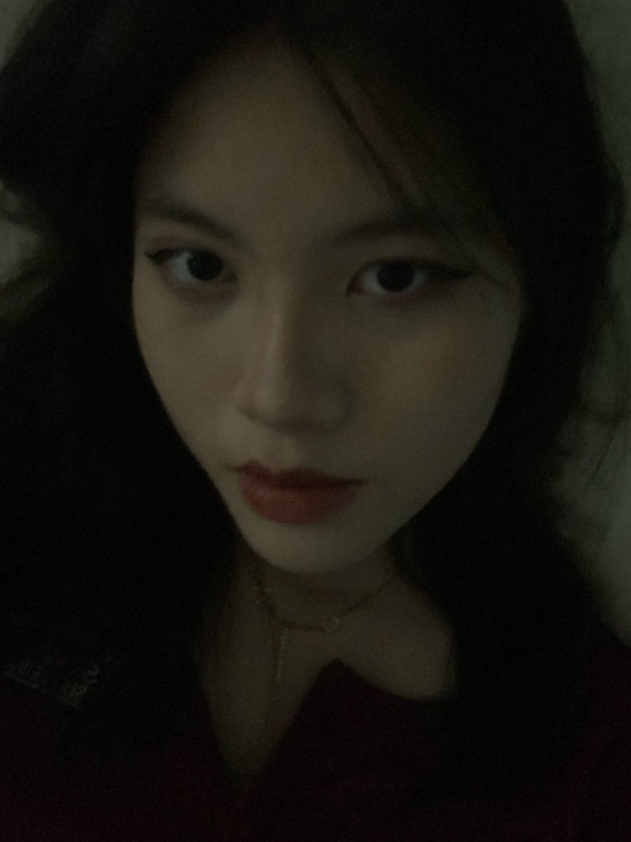 iy_nnoo's tweet photo. hết hồn đi https://t.co/Lp0So2k5w2