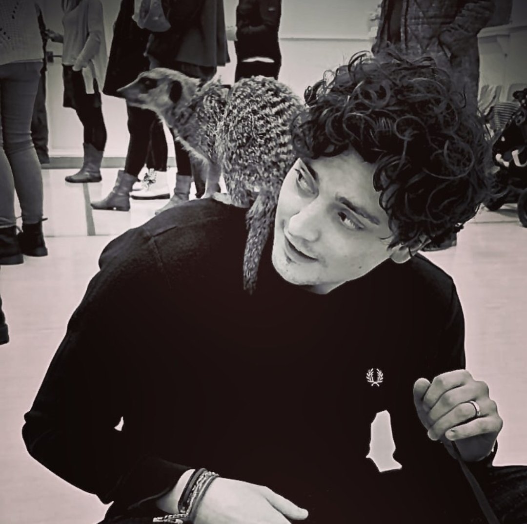 VENOMOUSPOlSON's tweet image. Je t'aime ♡