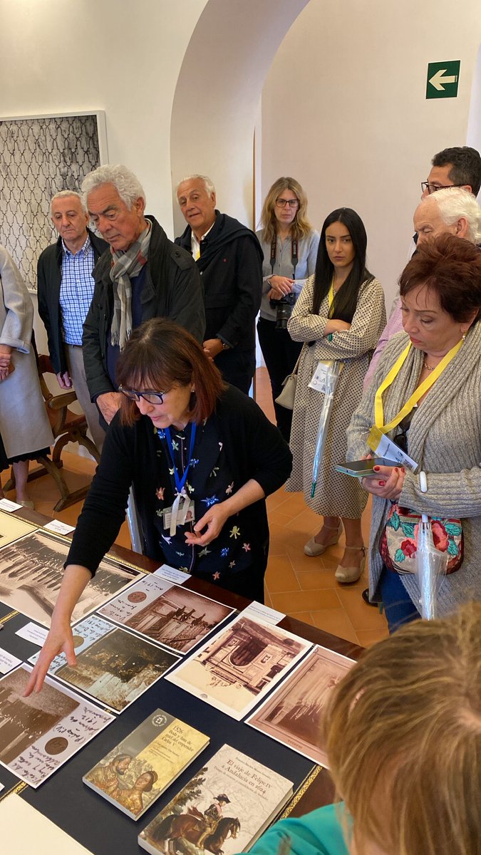 congprotocolo's tweet image. 📷 Recordando el #CIPROGRANADA22:

Así fue la visita protocolaria el Palacio de la @alhambracultura en la que, además de ser recibidos por la Directora General, Rocío Díaz, los congresistas pudieron recorren algunos de los espacios más exclusivos del recinto.