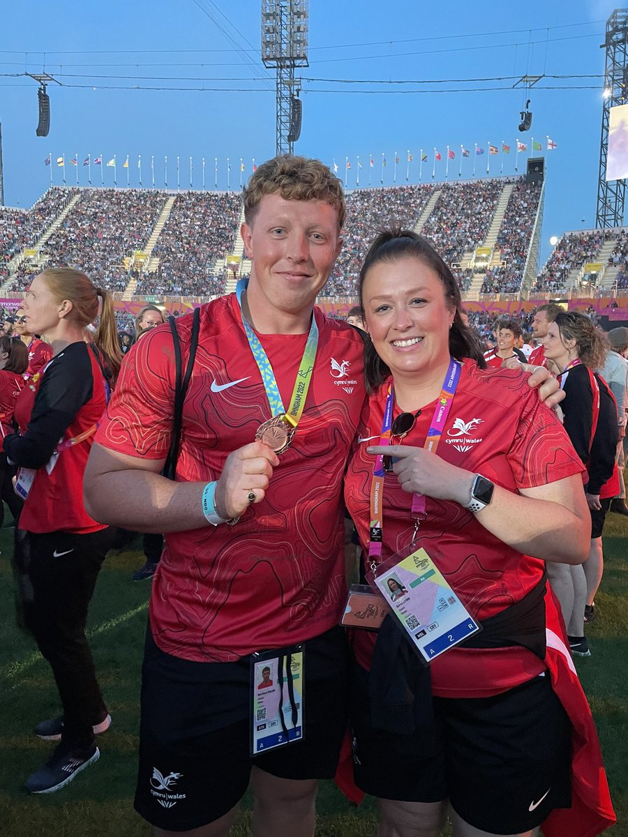 Our very own Sarah Lewis <a href="/SLL25/">Sarah Lewis</a> with ex-student and <a href="/GCSRugbyAcademy/">GCS Rugby Academy</a> player <a href="/harrisonwalsh1/">Harrison walsh</a> at the closing ceremony of CWG. Congratulations Harrison on your BRONZE medal in the F42-44/F61-64 Mens Discus 🥉 #teamgcs #proud