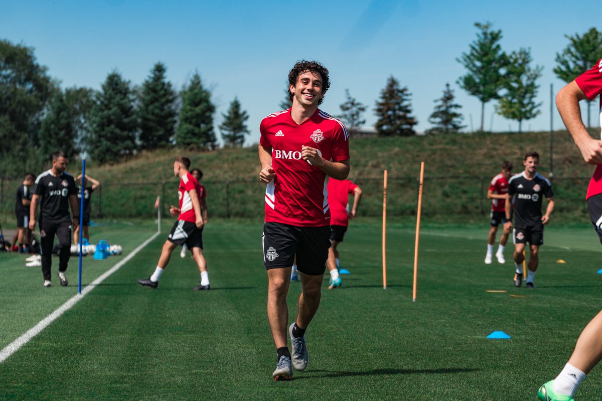 TorontoFCII's tweet photo. All smiles before hitting the road 😁

#TFCLive https://t.co/XoTJQCAdzy
