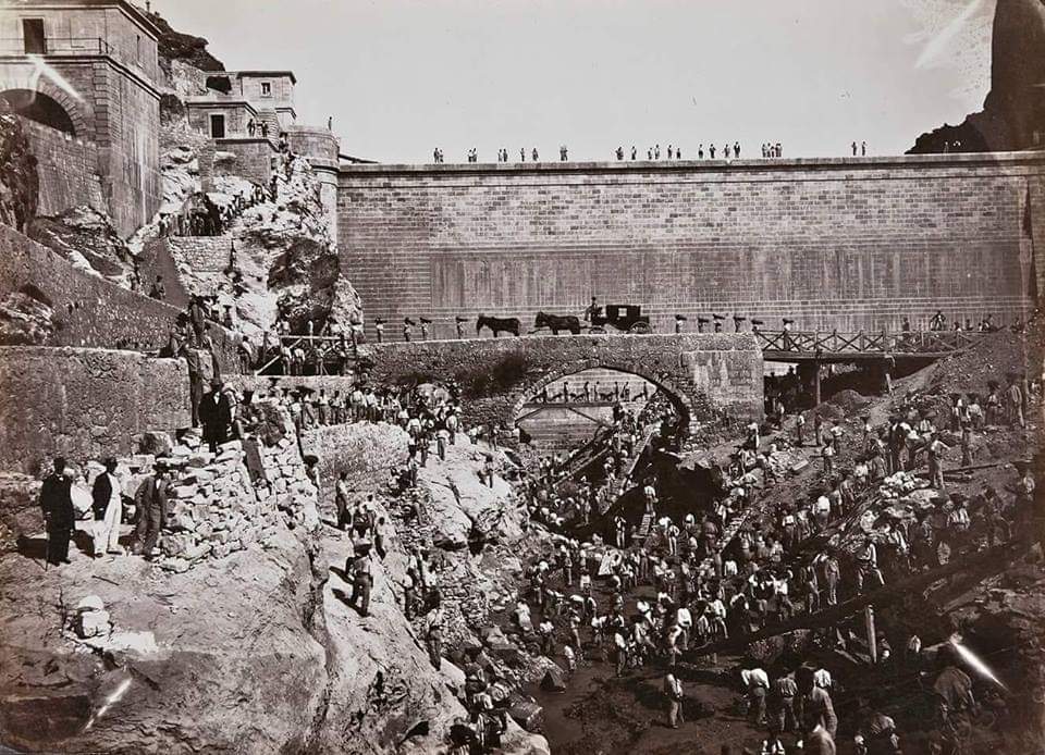 MadridenRuta's tweet photo. El 11 de agosto de 1851 comenzaban las obras del Canal de Isabel II.
La primera piedra fue colocada por el rey Francisco de Asís en el llamado Pontón de la Oliva.
#madridenruta #11deagosto #canaldeYII #pontondelaoliva #CYII #canaldeisabelII https://t.co/SlxfwcBZ7o