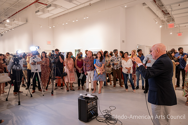 Cultural Affairs Deputy Commissioner Alton Murray joined the <a href="/IAArtsCouncil/">Indo-American Arts Council</a> to kick off the Festival of #IndiaAt75 w/ the Steve McCurry India Photo Exhibition at the Sundaram Tagore Gallery. Explore an array of festival events throughout this weekend. 

➡️ iaac.us