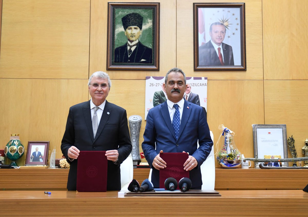 Bakanlığımız ve Sakarya Büyükşehir Belediye Başkanlığı arasında imzalanan protokol ile mesleki eğitimde tarım alanını tercih eden öğrencilere ayda 500 lira burs desteği sunulacak.

👉 meb.ai/ogLhKD