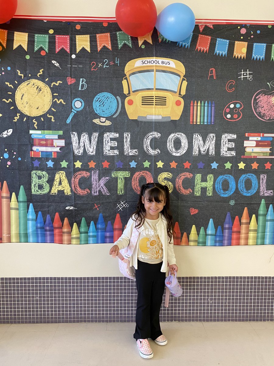 ayylamau_'s tweet photo. First day of school:)) https://t.co/j9MqlHdp96