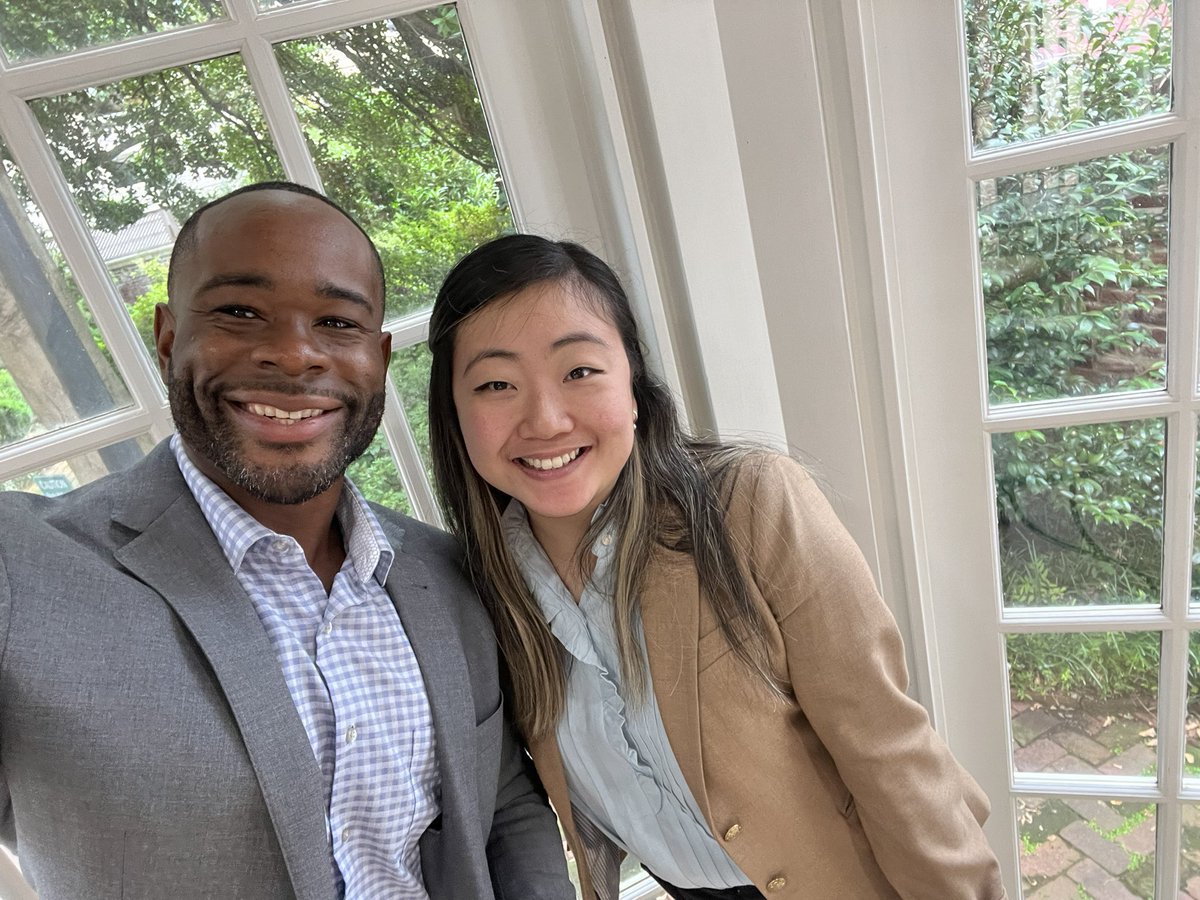 VCUPharmacyDean's tweet photo. Just had an impactful lunch with Clarissa Cho @VCUPharmacy C/O 2019. I remember her first day here at the school and now sheβs making a difference as a pharmacy manager at #UVAHealth #HumbleLeader #DifferenceMaker #SoProud #VCUStrong #AlumniRoundUp https://t.co/K41Da9LL5F