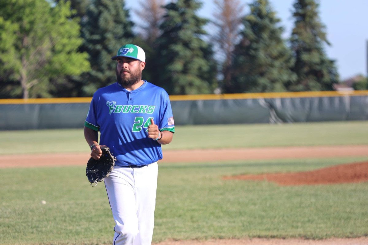 BreckBucks22's tweet photo. If you see @AustinRamos001 be sure to wish him a Happy Birthday!! 💙💚⚾️ https://t.co/hbgliouYIA