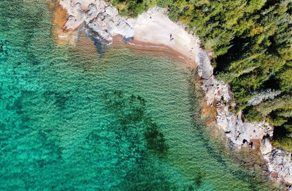 Discover everything Northern Ontario has to offer with this perfect three-day itinerary. Complete with what to eat, where to stay and even how to get the most dazzling souvenirs, this route will set you up for the best experience of your summer.

📷: <a href="/sofiesharom/">Sofie Sharom</a>