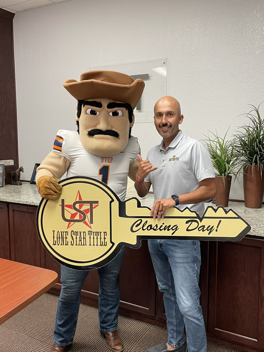 BernOfIron's tweet photo. It’s closing day for #PayDirtPete @UTEPAthletics @UTEP_MAC It’s a privilege to support them and this community @LoneStarTitle #PicksUp ⛏ #TheLocalBrand ⭐️ https://t.co/Ub4dBkDGk2