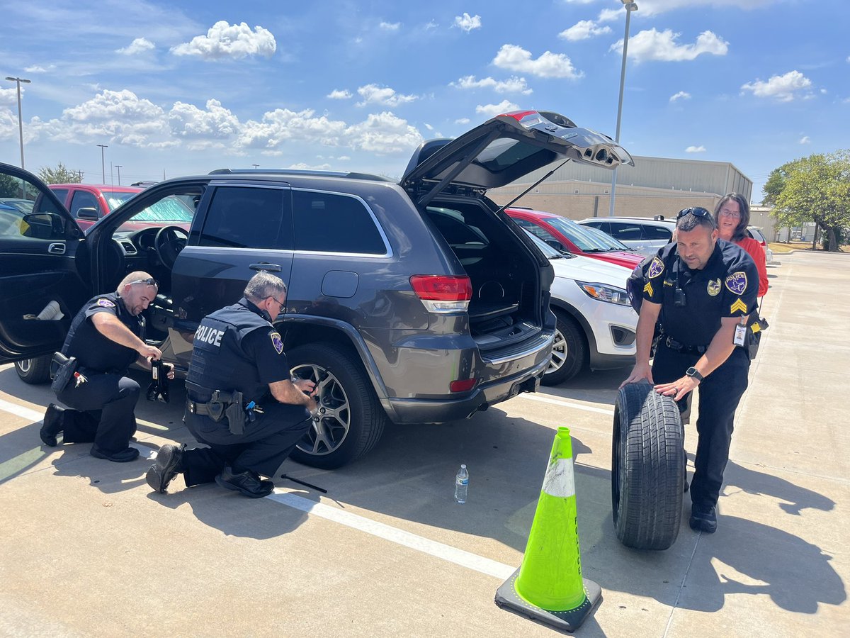 Ashley McLain (@mrsashleymclain) on Twitter photo We have the best people! Our amazing <a href="/AlvaradoISD/">Alvarado ISD</a> police officers changed my flat tire in record time. Not only that, but they volunteered for the job on a hot day. I am so grateful- thank you guys for your service. #AlvaradoExcellence We have the best people! Our amazing <a href="/AlvaradoISD/">Alvarado ISD</a> police officers changed my flat tire in record time. Not only that, but they volunteered for the job on a hot day. I am so grateful- thank you guys for your service. #AlvaradoExcellence