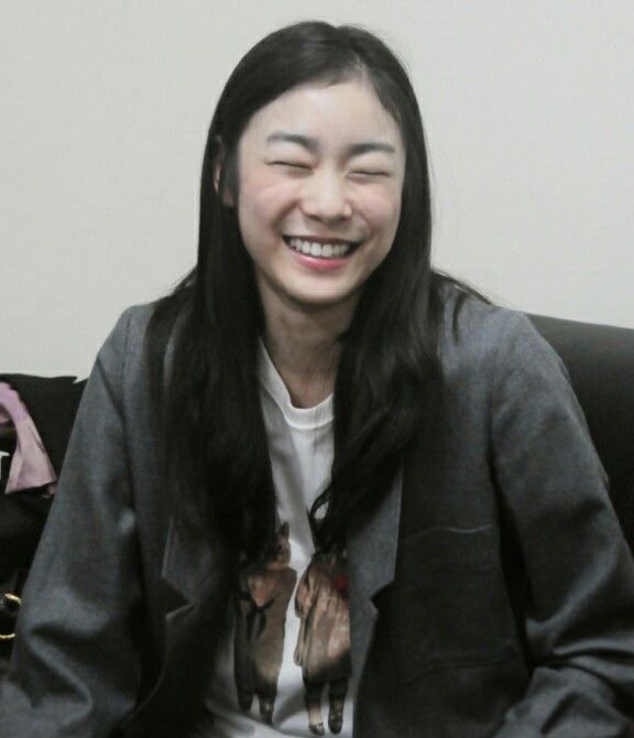 rogeryun's tweet photo. https://t.co/L0l3NN0Lud

That’s her secret a trouser pocket?
Thankful Art PicOk In 
I like best Kim YunA 
불기:2000+461 https://t.co/cJ52LHySoH