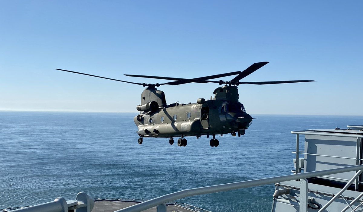 RFATideforce's tweet photo. Day Four of Aviation Week One. Final Day of Training for our embarked Flight Deck Officers and Helicopter Controllers. It all starts again next week with the Assessments. @RFAHeadquarters @RAFOdiham @RoyalNavy #chinook #chocksandlashings #downdraft https://t.co/ZuHL5mEV6b