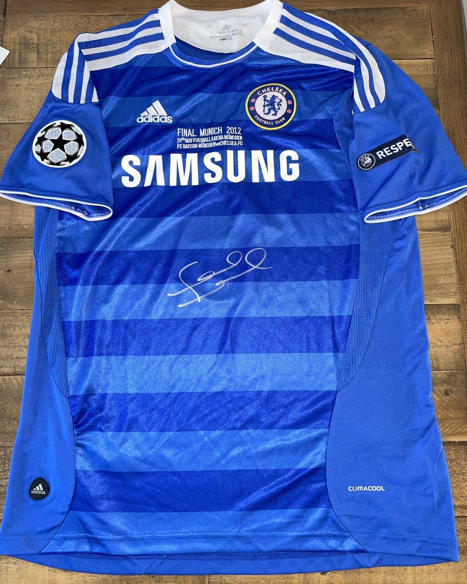 AdamGraphs's tweet image. ASHLEY COLE AND FRANK LAMPARD SIGNED CHELSEA 2012 SHIRTS