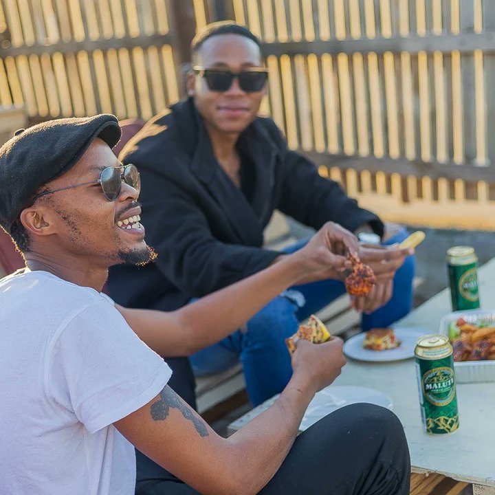 EATS & MEETS tweet media