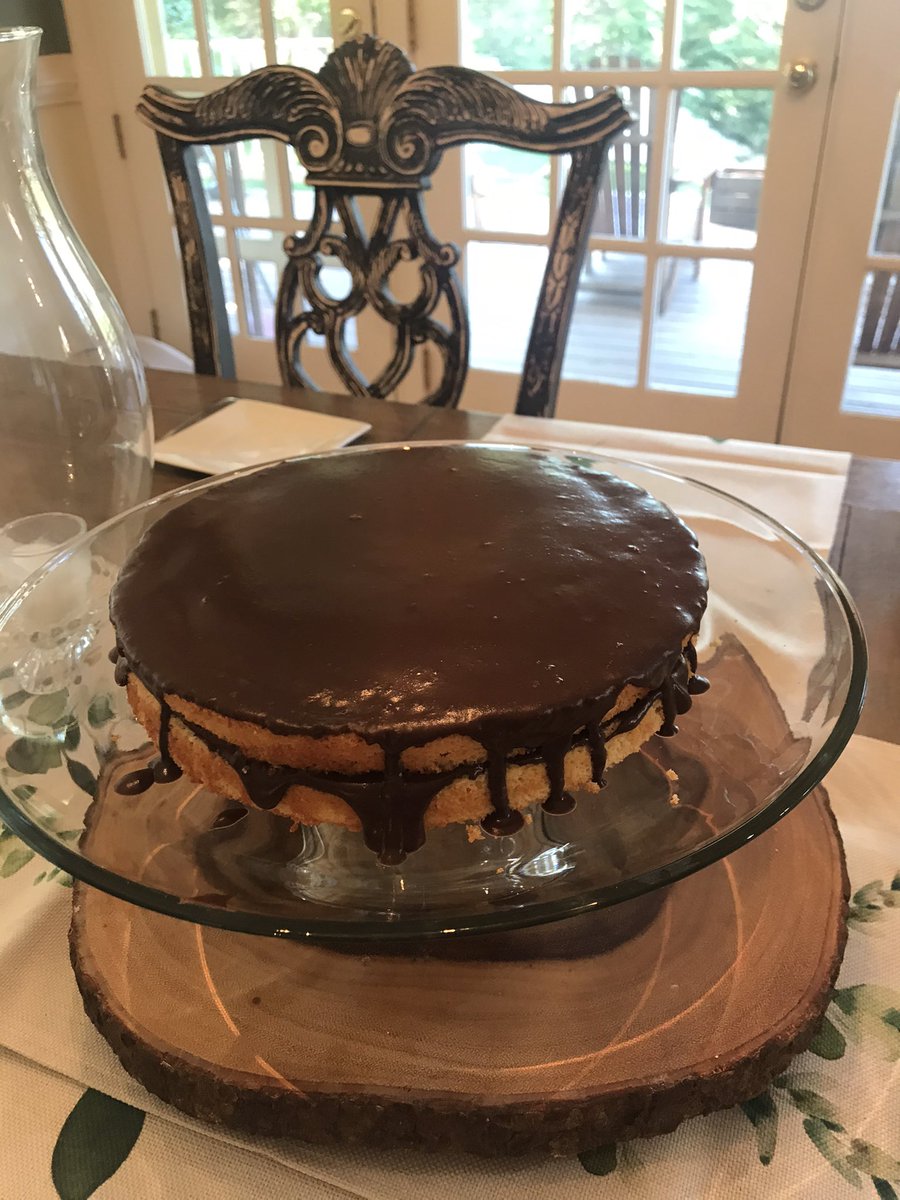 Kish_Parella's tweet photo. And it’s #Fall #submission season again. Funny enough, the waiting just doesn’t get easier. But here are some things I baked while waiting for offers in past years. Ideas for this season’s #procrastibaking? #baking #thingsibakedwhilewaiting #lrsubmissions #lawreviews #lawprof https://t.co/Rsav5BqmQB