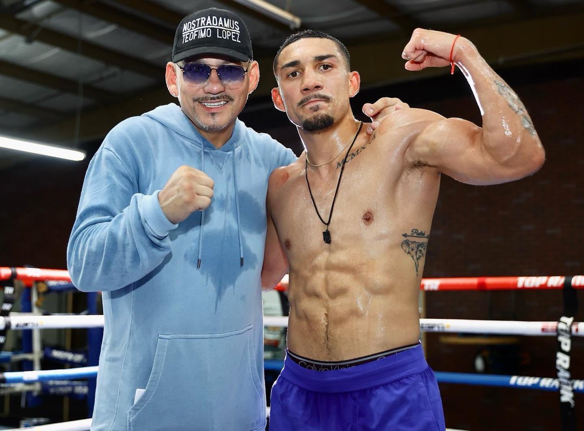 BoxingROKus's tweet photo. How will this #DadSon Duo do this weekend when they move to the 140’s #BoxingQuestion #BoxingROKus https://t.co/7TLJ5nrRl8