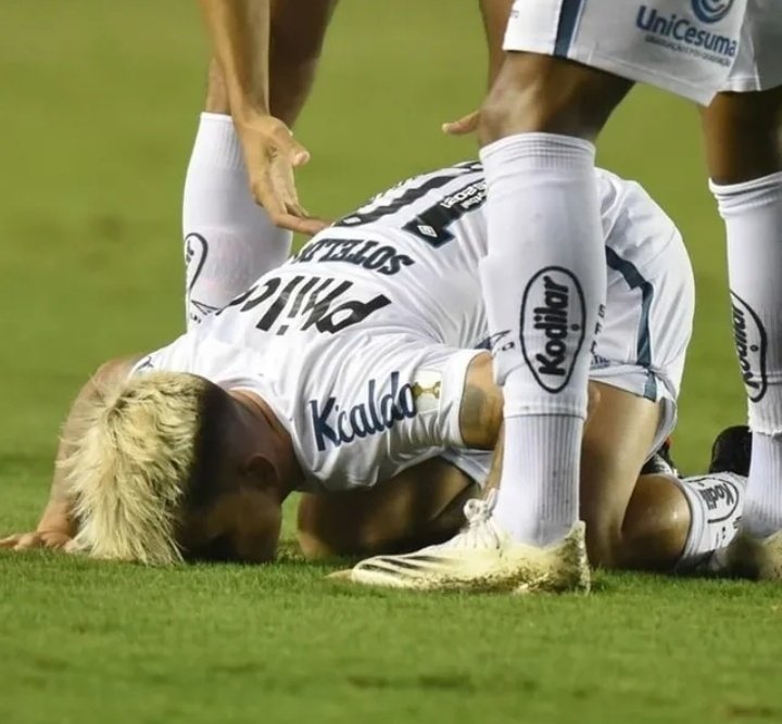 SFCMILVOLTS's tweet photo. Soteldo voltará a ser o camisa 10 do Santos, Desde a vinda do Luan, eu achava que ele que ia ser a 10, Mas depois que deram a 20 pra ele, é porque o Santos já sabia que a 10 tinha dono, Seja bem-vindo de volta  Soteldo 🇻🇪 https://t.co/FtdqAsTe2z