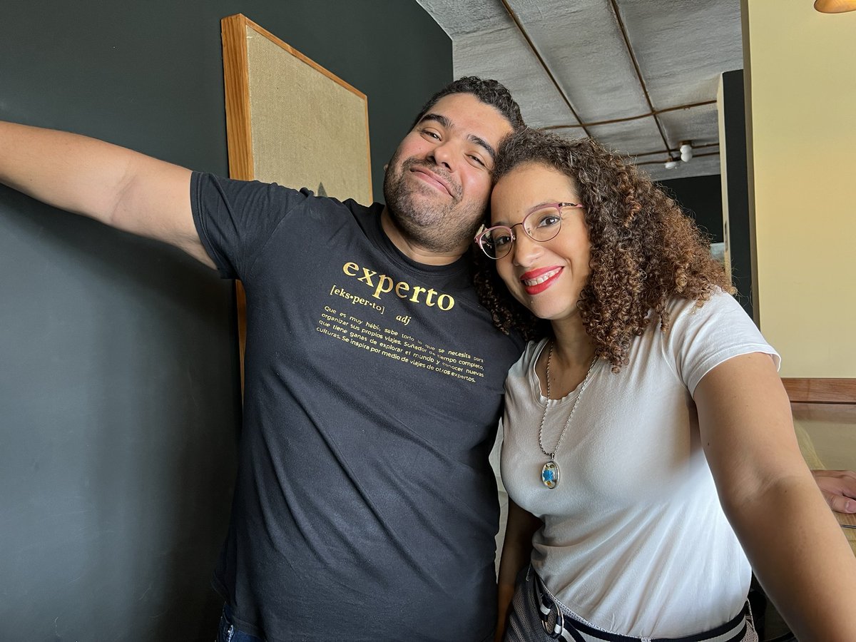 EL DUO DE LA HISTORIA! 
Doble U Y griega! 
Los extraterrestres! 😅🫶🏽☕️🎙📸
<a href="/masqueunataza/">masqueunataza</a> <a href="/nickolin26/">Nickolin</a> 
#Podcast #Spotify 
100 mil copias obligao! #GRAMMYs 
<a href="/SieteGranos/">Siete Granos</a> #PALMUNDO