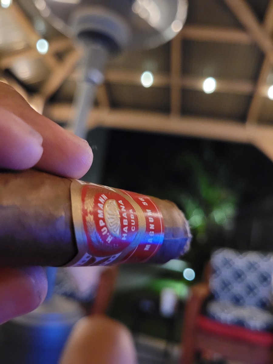bigrobphp's tweet image. Cigar nights