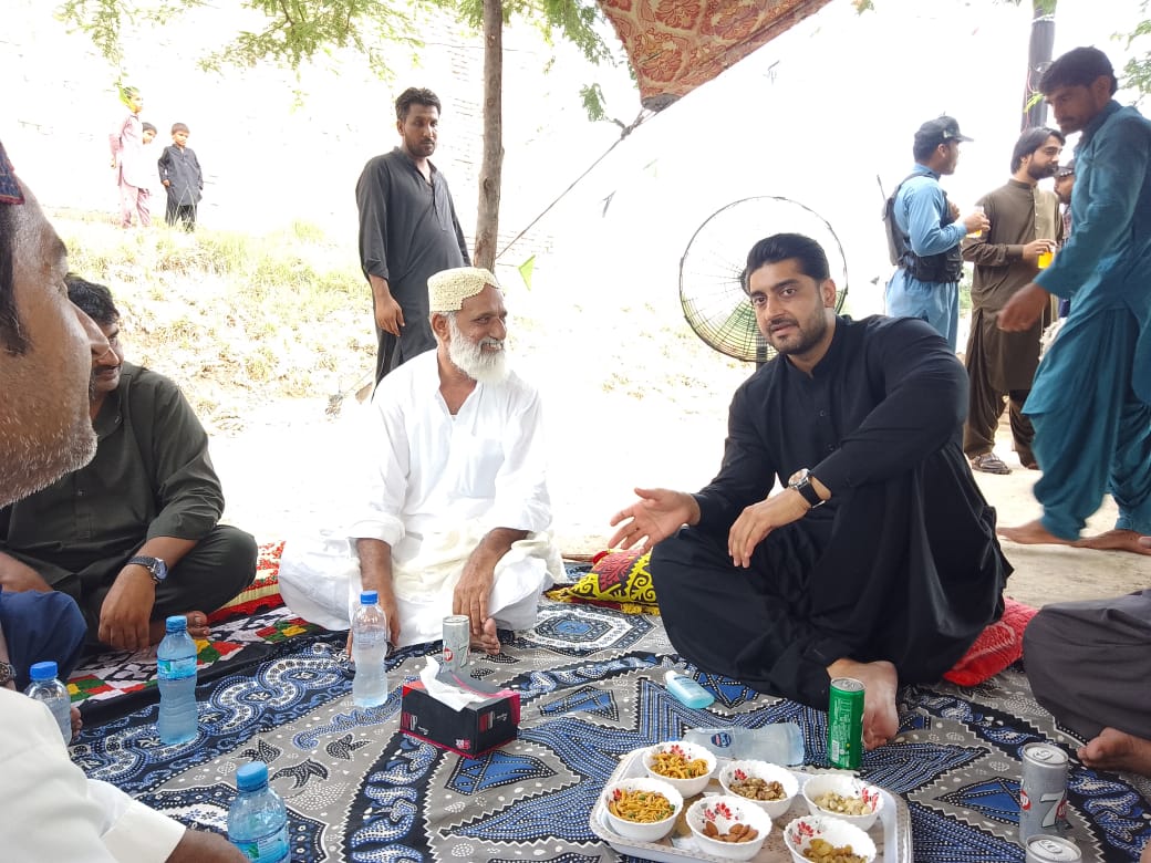 sirajuddin110's tweet photo. MPA Ghanwer Ali Khan isran sb behram town me 
Mukhtiar Ahmed chandio se taaziat ki https://t.co/vULJqlq5HO
