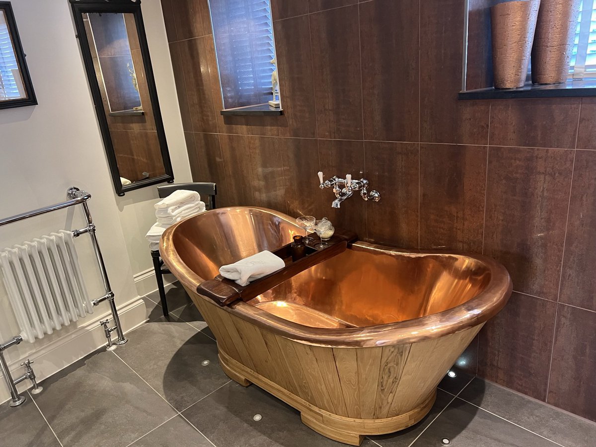 AddisonsInts's tweet image. Huge thank u to @No6Padstow @Padstowtownhous @PaulAinsw6rth an amazing weekend celebrating the big 40. Seriously indulgent and faultless service 👏🏻😋