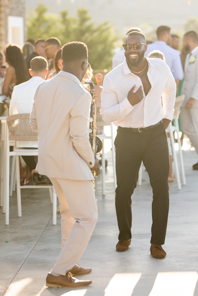 AndreSaxMan's tweet photo. When the music moves you! 🙌

Another amazing shot from Savvas Argirou at Ktima Lindos in Rhodes. Always great to get people on the the dance floor! 

#ktimalindos #sax #wedding #dancefloor #rhodes #destinationwedding #dance https://t.co/652cV3YPRB