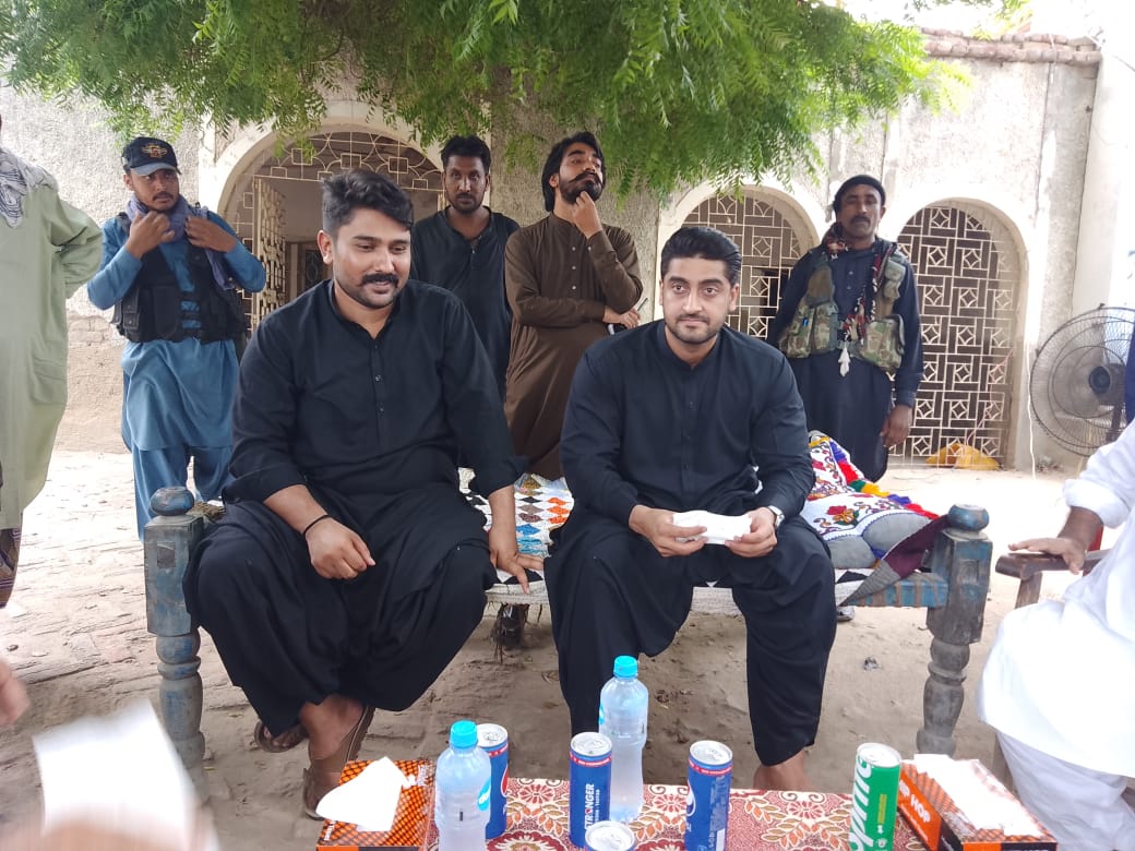 sirajuddin110's tweet photo. MPA Ghanwer Ali Khan isran at buthi behram 
Tea Party Arranged by naseemudin chandio https://t.co/udQ2tOEzR8