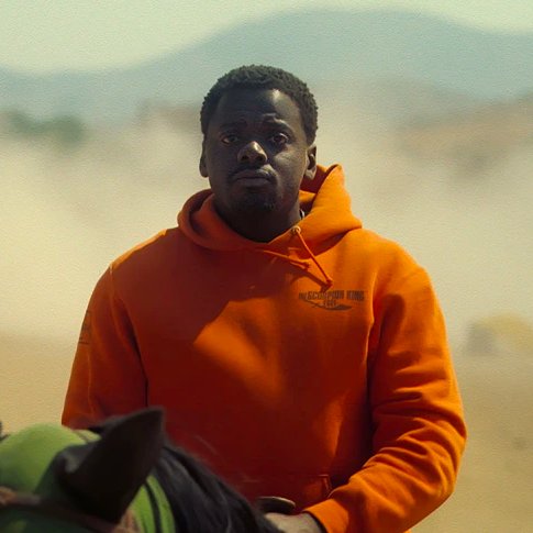 screentime's tweet image. Daniel Kaluuya doesn't understand why anyone cares about Logan Paul's thoughts on #NopeFilm

"Why is his opinion top of the tree? ... What's he done in cinema?"

🎙 Capital FM