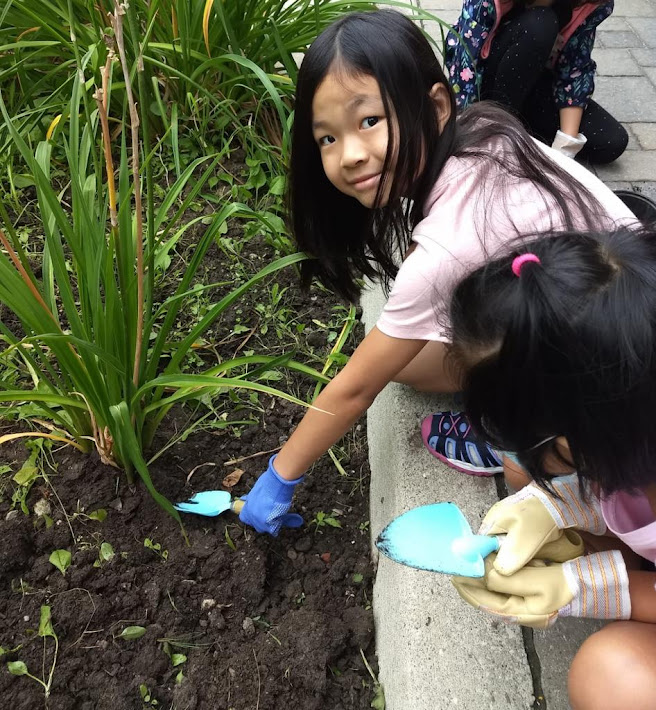 CentralCMS's tweet photo. Maria Montessori once wrote: When children come into contact with nature, they reveal their strength. #summercamp @CentralCMS awesome summer camps! https://t.co/vFL95u7Jff