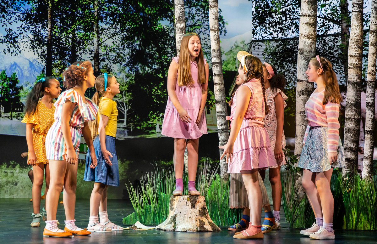 Waving goodbye to the amazing <a href="/IdenticalUk/">Identical The Musical</a> company who leave us showered with 5⭐️reviews, glory, standing ovations &amp; tears! 

We're sure this isn't the last we'll see of them - ('See you again next summer!' ?🎶) Final show 2.30pm - a few tickets left!

nottinghamplayhouse.co.uk/events/identic…