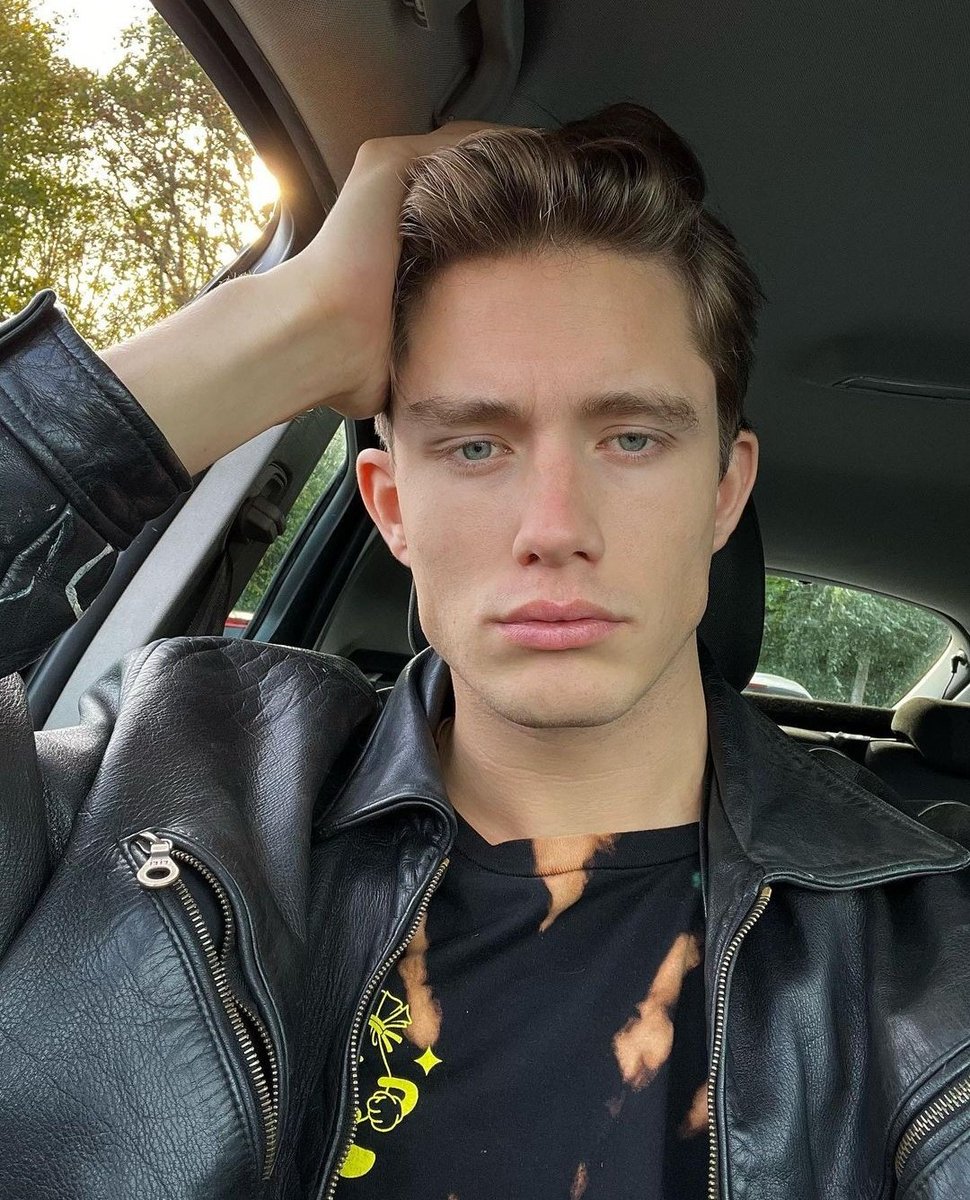 tobiiasvr's tweet photo. ʎɐʍ sıɥʇ uɹoq 🤧
#ProyectoNev https://t.co/XwmE7pI2Hh