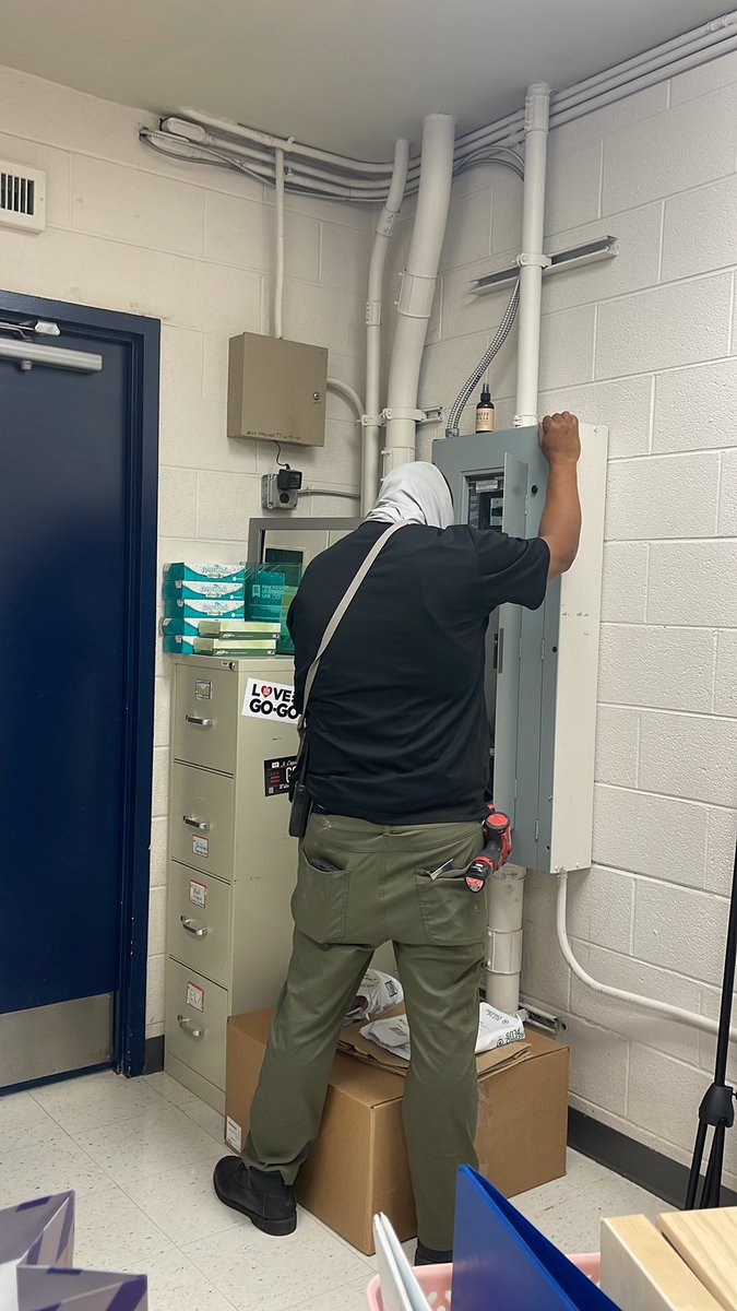 SkizzletheAD's tweet photo. When your building engineer is unapologetically lit!!! We will start school without a hiccup. #FPCSBP #FPCSHoco22 https://t.co/3DG3ipt7aQ