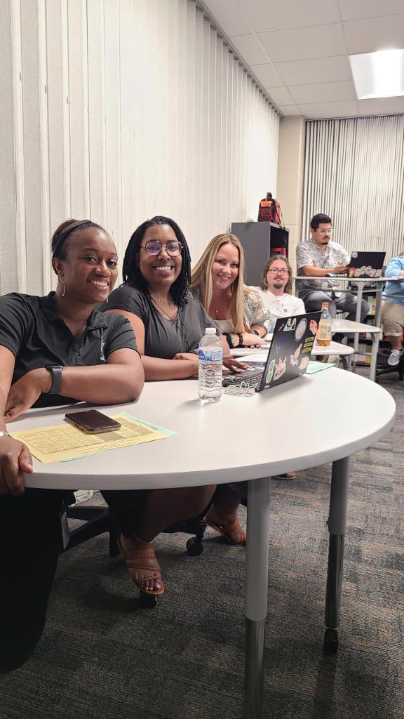 Leah Norsworthy tweet media