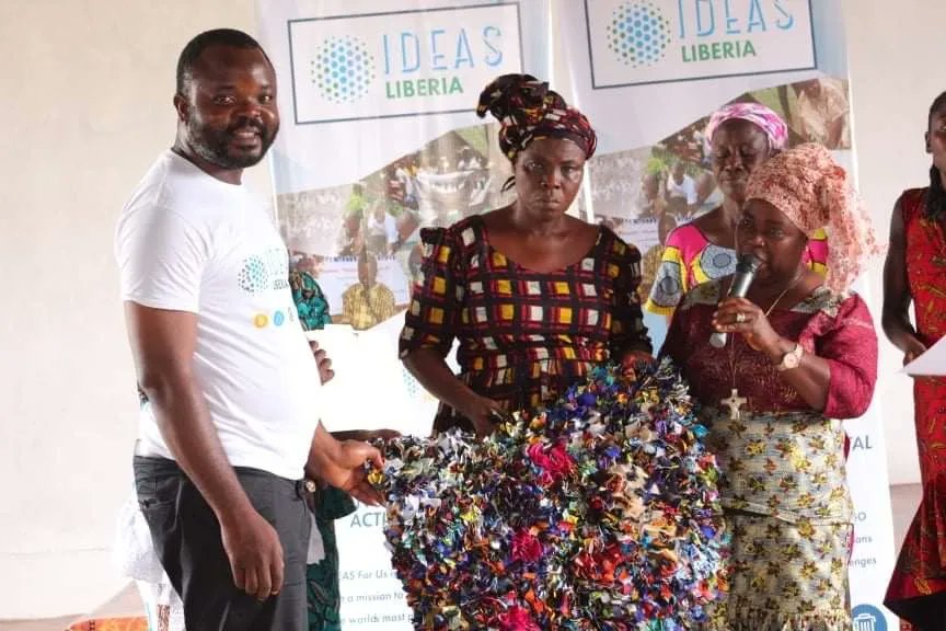 IDEAStweetsUs's tweet image. #Community is #key to solving #environmental #challenges. After all, who knows #local #landscape better than local #people? 💡

#tbt to this IDEAS for Liberia #HIVE meeting hosted in Sep. 2020 🐝 63 people generated environmental solutions together.💥

#thinkglobal #actlocal
