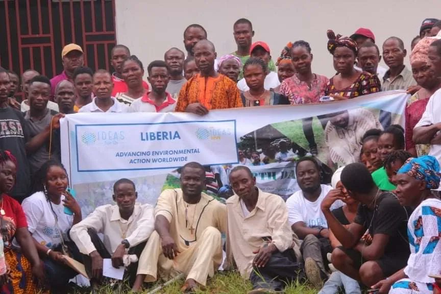 IDEAStweetsUs's tweet image. #Community is #key to solving #environmental #challenges. After all, who knows #local #landscape better than local #people? 💡

#tbt to this IDEAS for Liberia #HIVE meeting hosted in Sep. 2020 🐝 63 people generated environmental solutions together.💥

#thinkglobal #actlocal