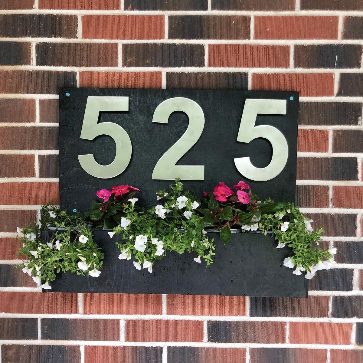 QTHomeDecor's tweet photo. A great way to add curb appeal to your own home is by adding a charming modern touch with this high quality house numbers planter!
Buy now @ https://t.co/rn4GptaWEU
#housenumber #DIY #homedecor #modernhome #addressplaque #doornumber #houseletter #moderndesign https://t.co/ZbpmzgqyOq