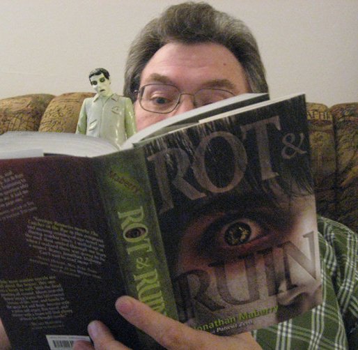 JonathanMaberry's tweet photo. Fun talking with adults who read ROT &amp; RUIN and its sequels as kids and have since followed me into my adult fiction. And they're so jazzed that a #rotandruin 
movie is in development at @alcon_entertainment #yalit @YaHorror #zombies https://t.co/MIzpSPComY