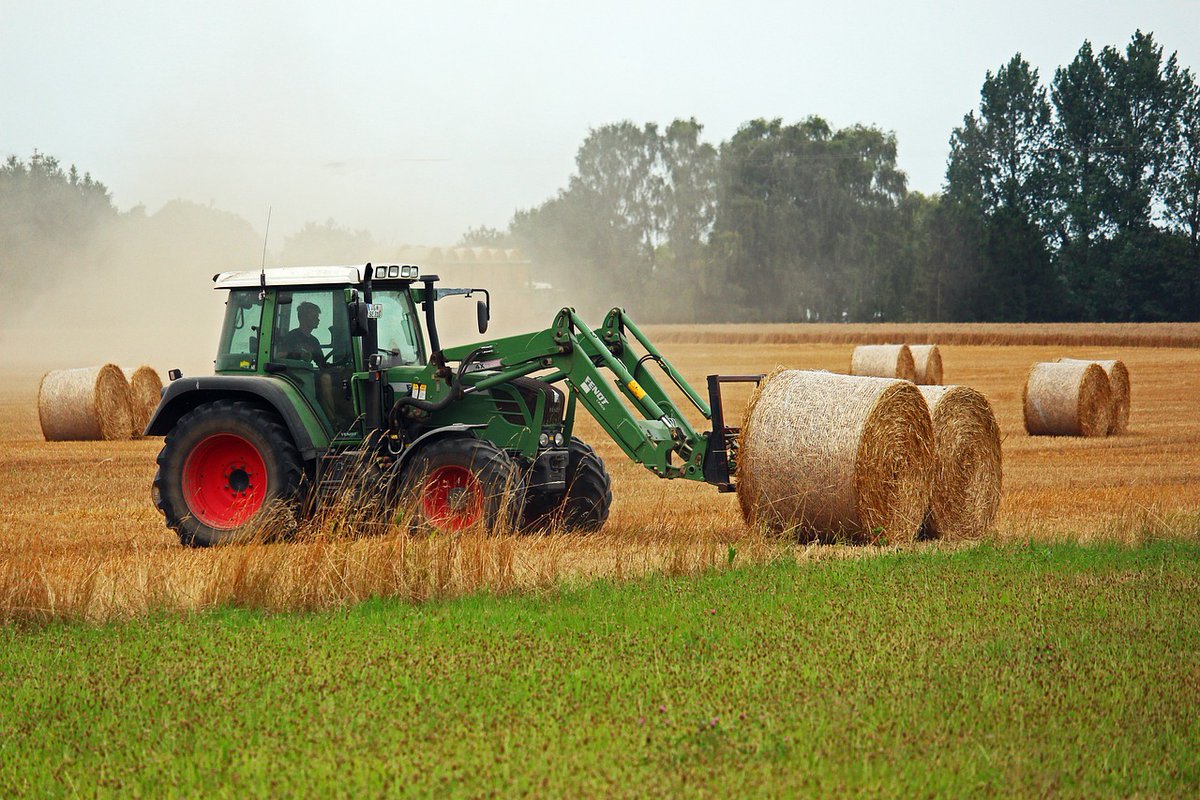 AgSafeBC's tweet photo. REMINDER: When working alone or remotely, schedule regular check-ins by an agreed and tried means - phone, radio or in person. Follow the protocol determined by your employer, supervisor, family or office.
#farmsafety #agsafety #BCfarming #BCranching https://t.co/cW76ANVOqn