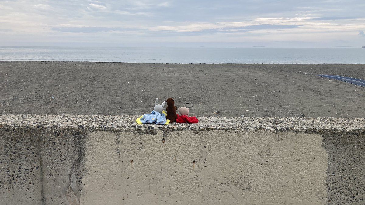 Sean_P_Doyle's tweet photo. My daughter gives me some of her stuffed animals every morning before I leave for work and I take pics of them in different locations while I’m scouting #locationlife #setlife #productionlife https://t.co/9XD2B77aeg