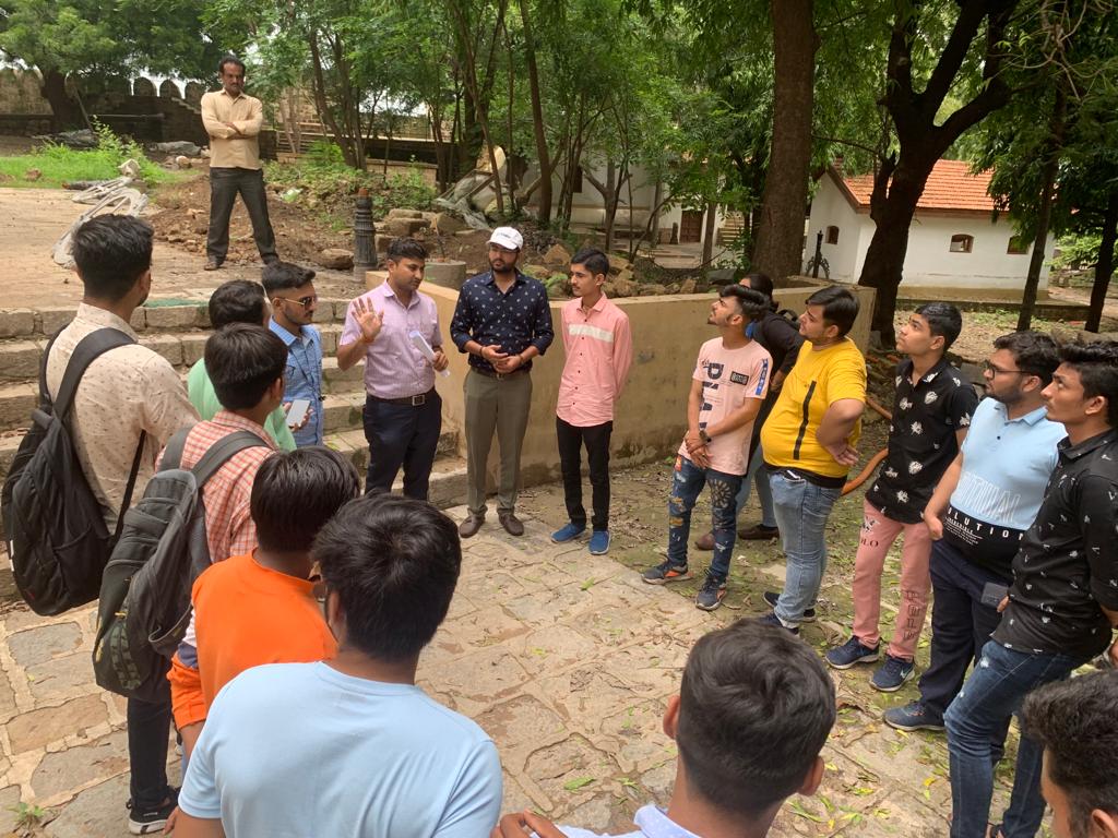 viralvala_2003's tweet photo. #AICTE
 #MissionAmritSarovar - Jal dharohar Sanrakshan 
Location:- Nawabi pond,Junagadh
College:-Atmiya University
#AICTE #Atmiyauniversity #internship #jaldharoharsanrakshan #AICTE_INDIA #MissionAmritSarovar #AazadiKaAmritMahotsav #75aniversssary . https://t.co/X3jDsMPLov