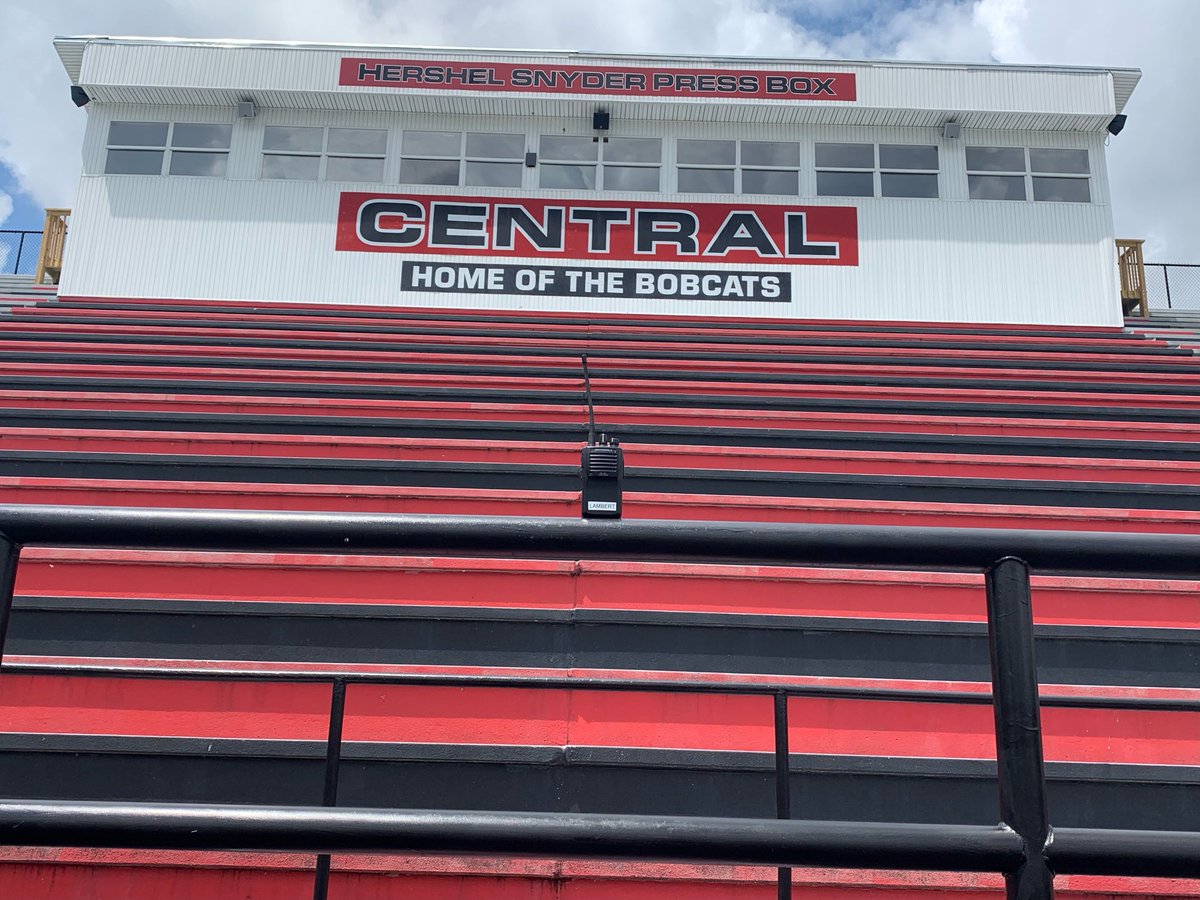 You know…just sitting here waiting for tonight’s knoxortho.com high school jamboree. #radiolife