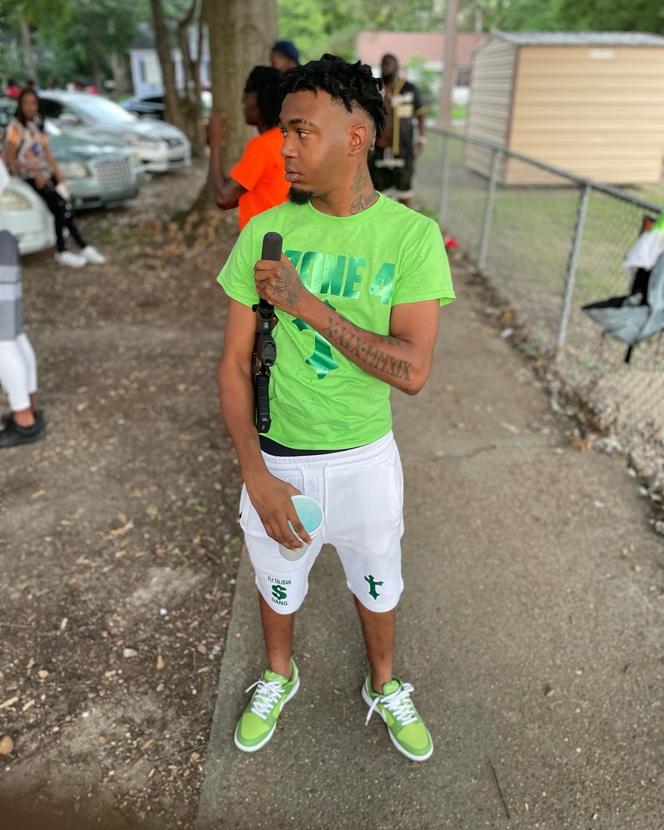 glokk4yungeen's tweet photo. @WesFin4sse While I am Running thru these Streets can y’all PROTECT ah Slime🐍 #Talib4nBizness💜✝️ #WesWaddup💙 #stillFin4ssing🧡 #freeNUTT❤️🔥 https://t.co/xTq9RY0pQG
