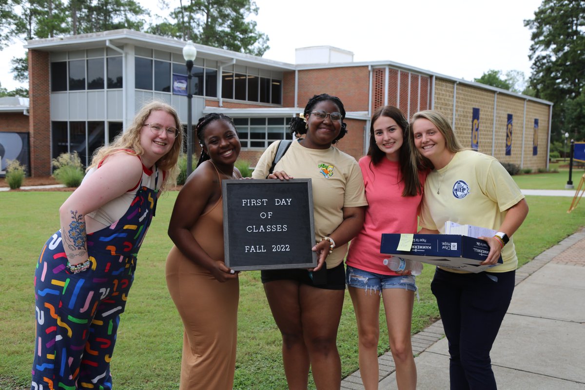 GaSouthwestern's tweet photo. Campus is whirling with activity again as students began their first day of classes yesterday, and Welcome Week events are in full swing. We hope our newest Hurricanes had a great first day! #TakeTomorrowByStorm #GSWWelcomeWeek https://t.co/5gazAPOOeM