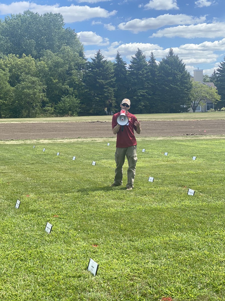 PureSeed_Chick's tweet photo. @PureSeed_RPMS @KeatingSeeds @twincityseed  Great day to attend the U of MN Field Day for Golf! https://t.co/T7w4lKtiPd