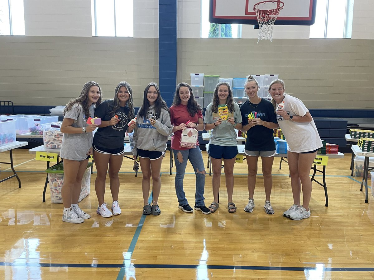 WataugaHSWBB's tweet photo. Great to have our hoopers help out today getting ready for the Back to School Fest! #family #GiveNotGet https://t.co/u97E2BGYZl